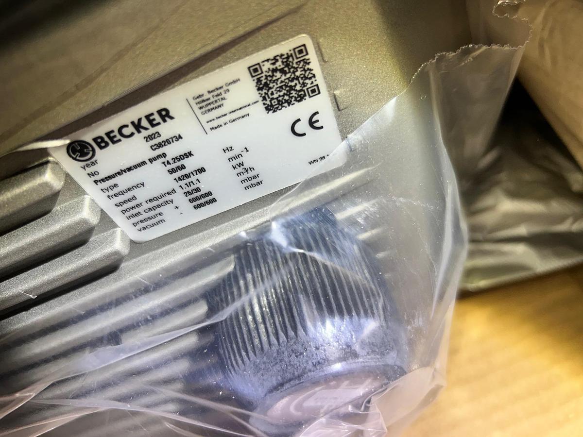 Becker Model: T4.25DSK Oil-Less Vacuum Pump  (2 Available) New In Box