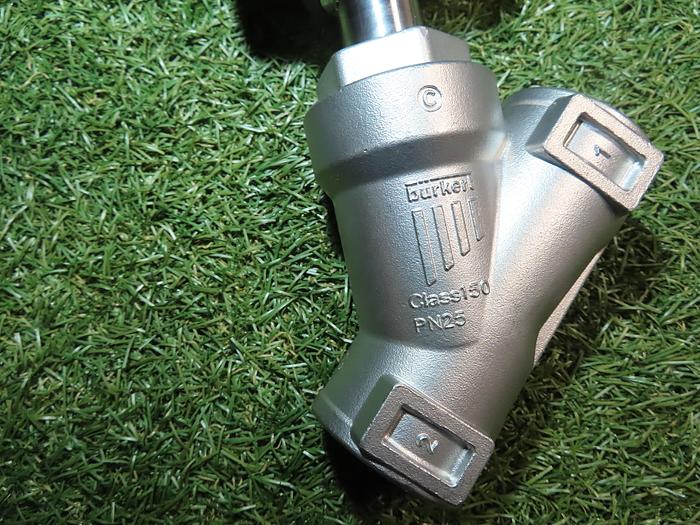 Used Burkert 8801 2100 A 5/4. PTFE SS G1 1/4 Valves