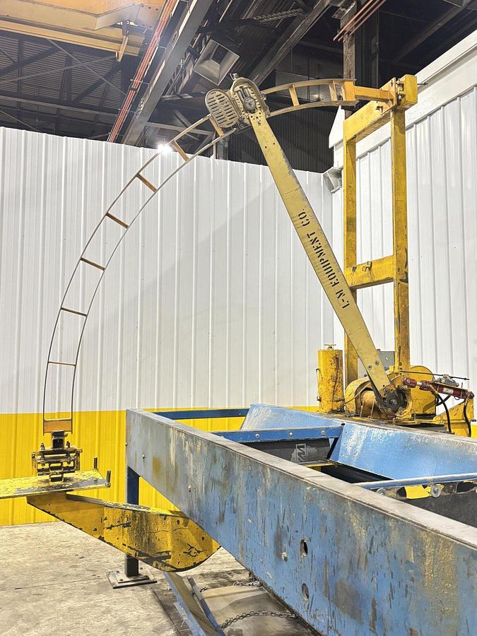 Used 15 HP L&M EQUIPMENT MODEL #HMPC-7-24 CROSS CUT BUNDLE TRAVELING ARCH WOOD BUNDLE SAW WITH CONVEYOR