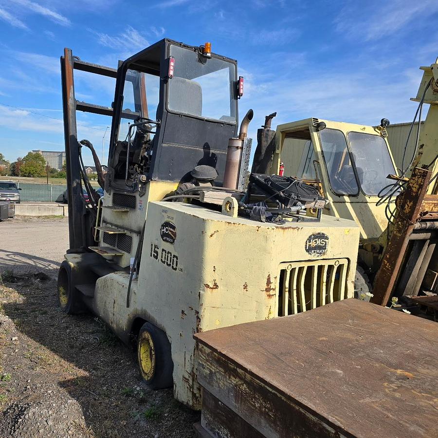Used 40,000 Lb. Hoist F400 Forklift with Manipulator Attachment