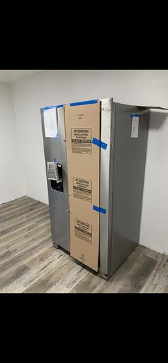 Whirlpool 24.5 Cu. Ft. Side-by-Side Stainless Steel Refrigerator WRS555SIHZ