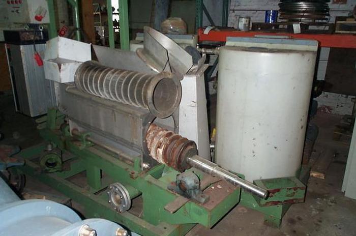 Used 1992 AMERICAN SCREW PRESS TYPE SNG-1050 X 7000 #17097