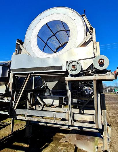 Used Sortownik do groszku "FEMIA" z przenośnikami taśmowymi do odbioru surowca