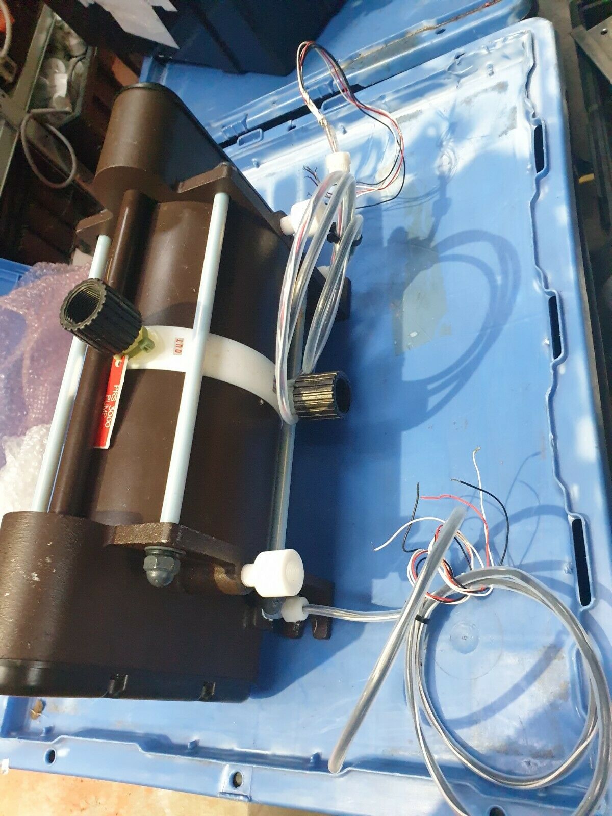 Used IWAKI  FF-20HT Pneumatic Drive Bellows Pump (rbd2.1b2)