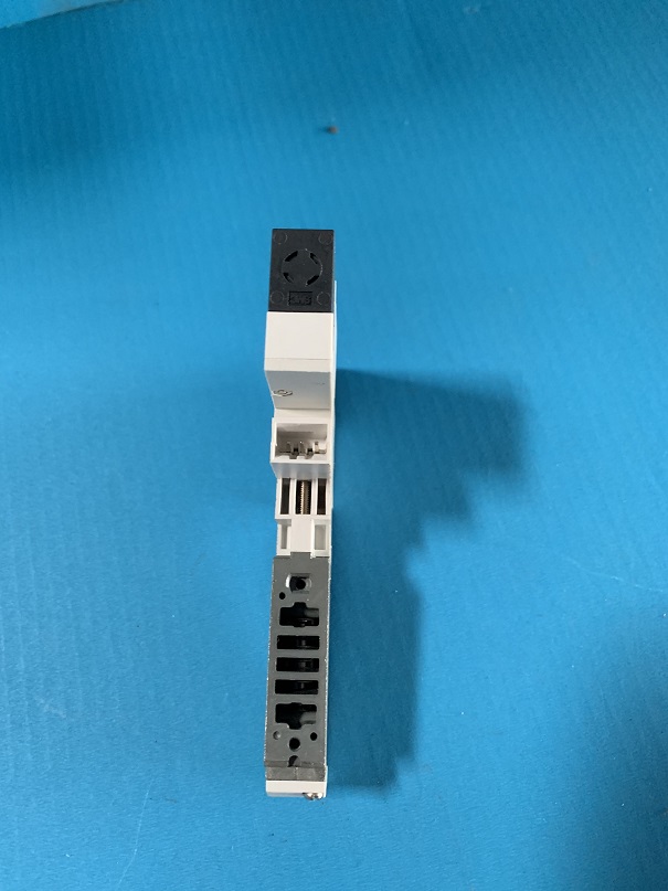 Used SMC Solenoid Valve VQT1400-5