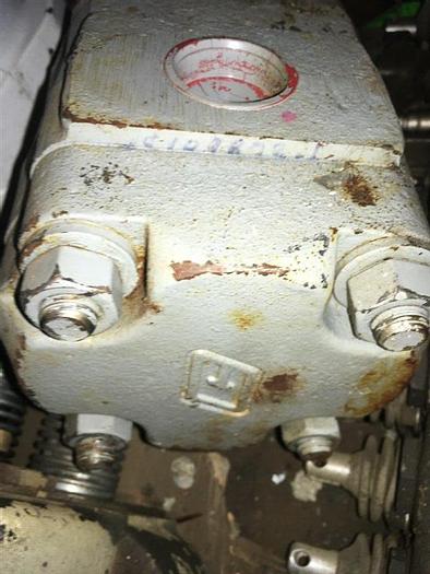 Used Commercial HYDRAULIC PUMP - M25X30095