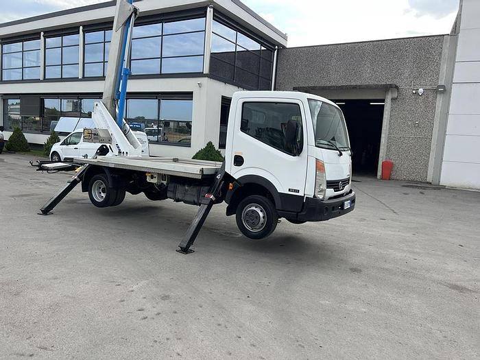 Usato 2011 NISSAN CABSTAR CON PIATTAFORMA MULTITEL HX 195
