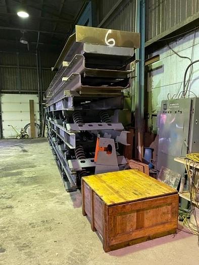 Used CARRIER SHAKER CONVEYOR