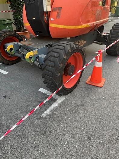 Used 2012 JLG 600 AJ