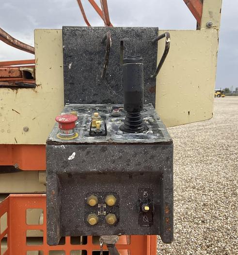 Refurbished 2012 JLG M4069