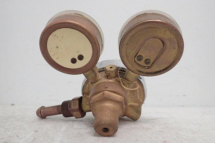 Used Fisher Scientific Company FS-100 CGA-580 Double Gauge Regulator
