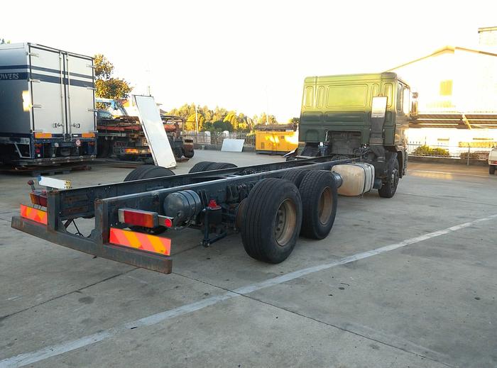 Usado 1993 DAF 95 400 ATI 6X2 chassis cab truck