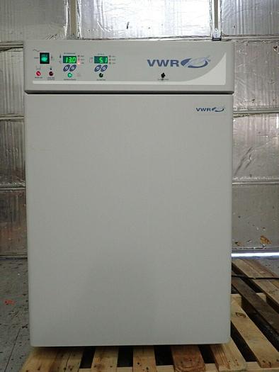 Used VWR Sheldon Manufacturing Model 2300 Water-Jacketed Heated CO2 Incubator