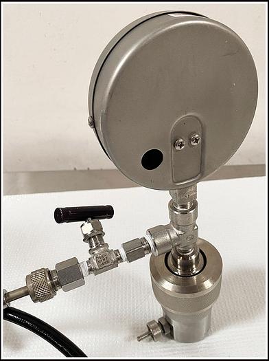 Used Parr Cell Disruption Bomb 4639 w 1831 Regulator and WARRANTY