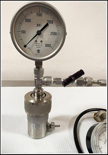 Used Parr Cell Disruption Bomb 4639 w 1831 Regulator and WARRANTY