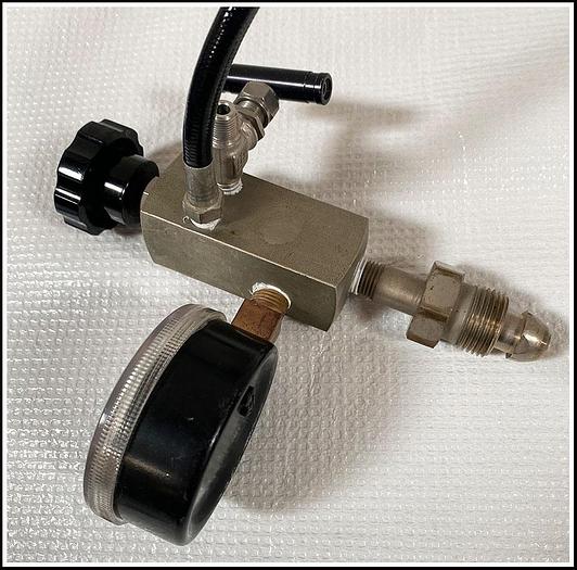 Used Parr Cell Disruption Bomb 4639 w 1831 Regulator and WARRANTY