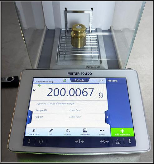 Used Mettler Toledo XPR204 220g x 0.1 mg Analytical Balance w WARRANTY