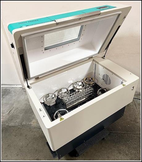 Used Eppendorf New Brunswick Incubator Shaker I2500 w WARRANTY