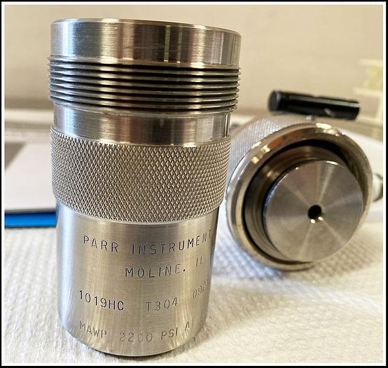 Used Parr Cell Disruption Bomb 4639 w Regulator and WARRANTY