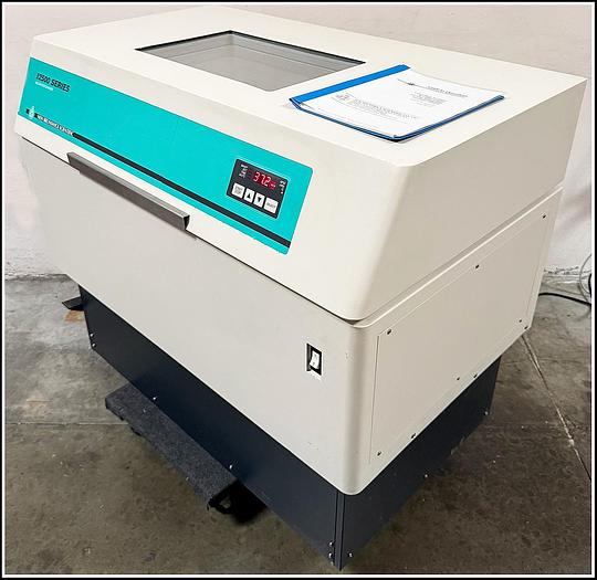 Used Eppendorf New Brunswick Incubator Shaker I2500 w WARRANTY