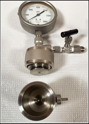 Used Parr Cell Disruption Bomb 4639 w 1831 Regulator and WARRANTY