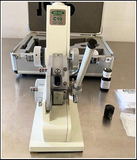 Used VEEGEE Scientific Abbe C10 Refractometer w Case & WARRANTY