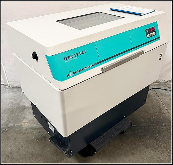 Used Eppendorf New Brunswick Incubator Shaker I2500 w WARRANTY