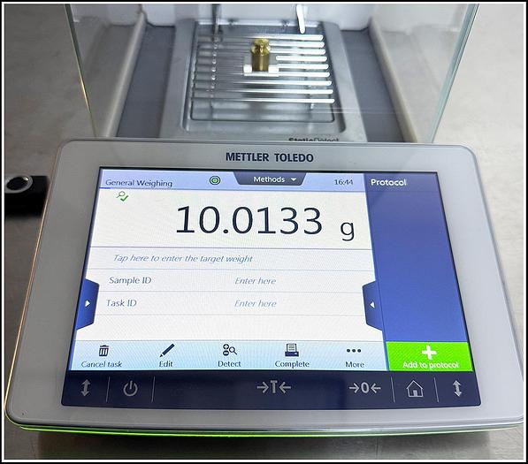 Used Mettler Toledo XPR204 220g x 0.1 mg Analytical Balance w WARRANTY