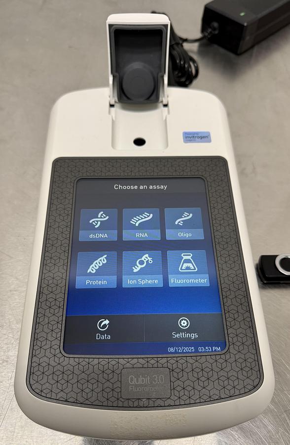 Used Invitrogen Life Technologies Qubit 3.0 Fluorometer w WARRANTY