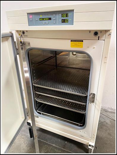 Used Thermo Forma Series II CO2 Incubator Water Jacketed 3110 w WARRANTY
