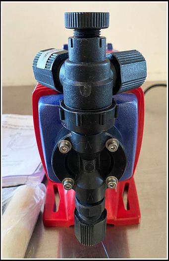 Used * Iwaki EWN-B11 Electromagnetic Metering Pump w WARRANTY