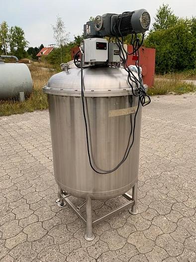 Used Rustfri 1000 liters tank