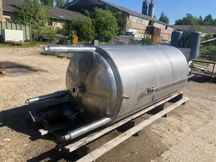 Brugt 3 m3 opretstående rustfri tank med omrører SOLGT