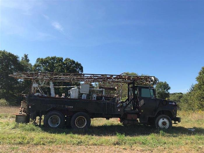 Used 1965 Davey M8A Drill Rig - Table Drive