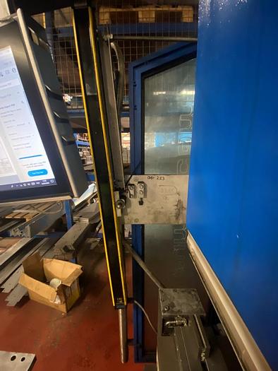 Used 2003 Trumpf TrumaBend V230 CNC Pressbrake