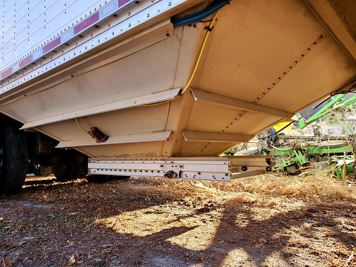 Used 2011 Wilson DWH500 PaceSetter Hopper Trailer