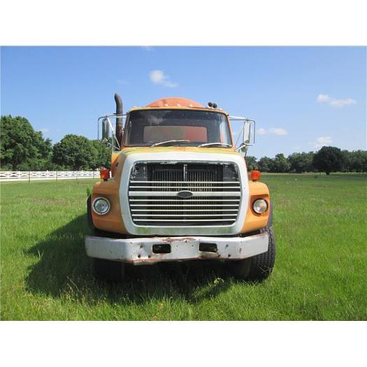 Used 1988 L8000 Tandem Axle Water Truck With 5000 Aluminum Tank