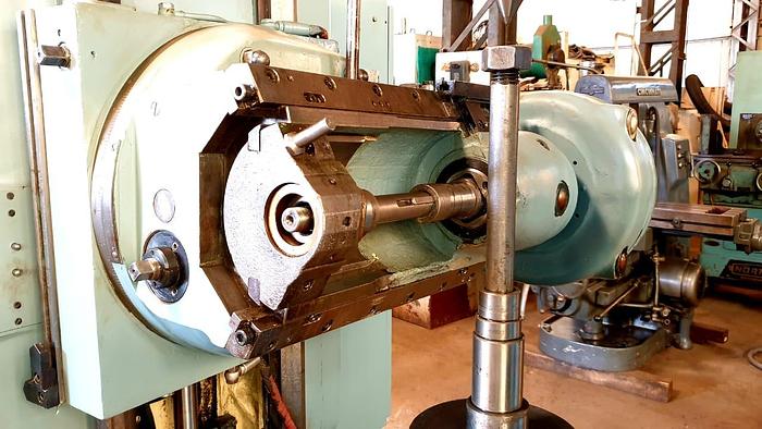 Used Cugir FD500 Gear Hobbing Machine