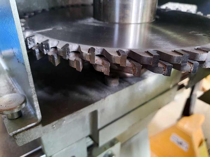 Used 2007 Graule  GRAULE end milling machines type AKF 6/250