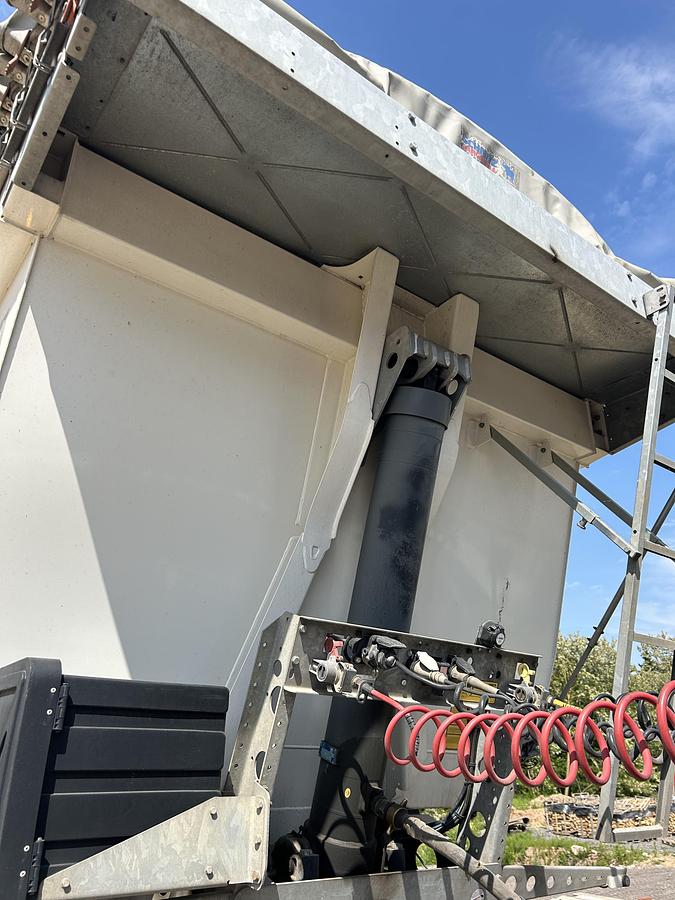 Used Schmitz trailer