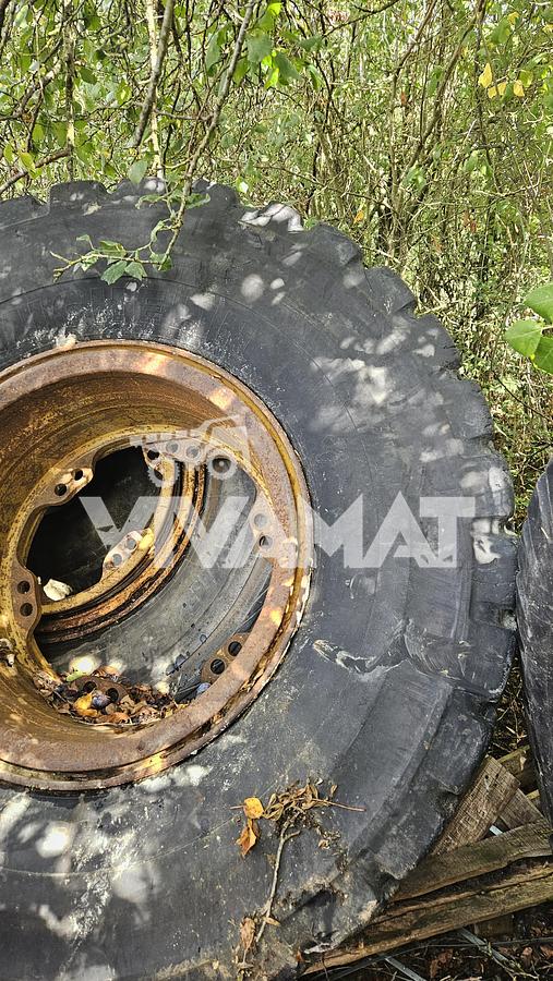 D'occasion 3 jantes CAT 769C avec pneus MICHELIN 18.00R33