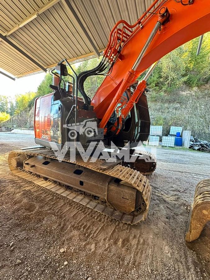 Used 2018 Hitachi ZX225USLC-6
