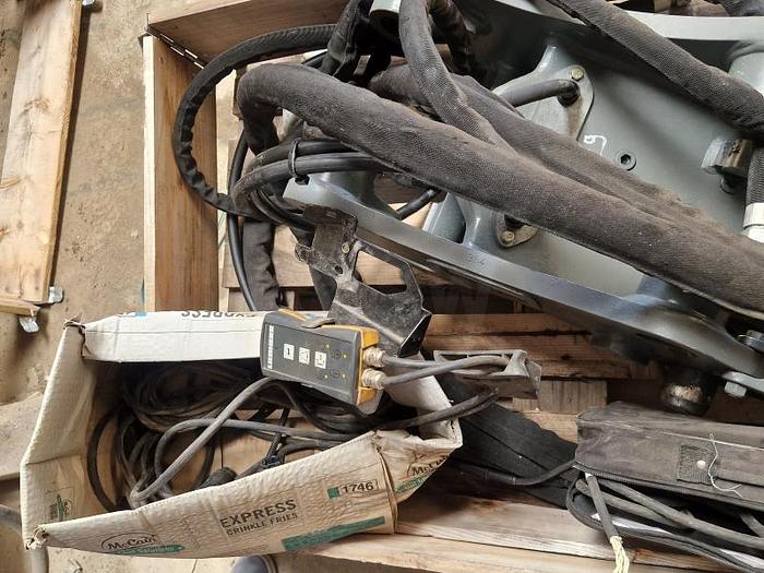 D'occasion Attache rapide hydraulique + système accouplement hydraulique automatique Liebherr SW A 33 LIKUFIX