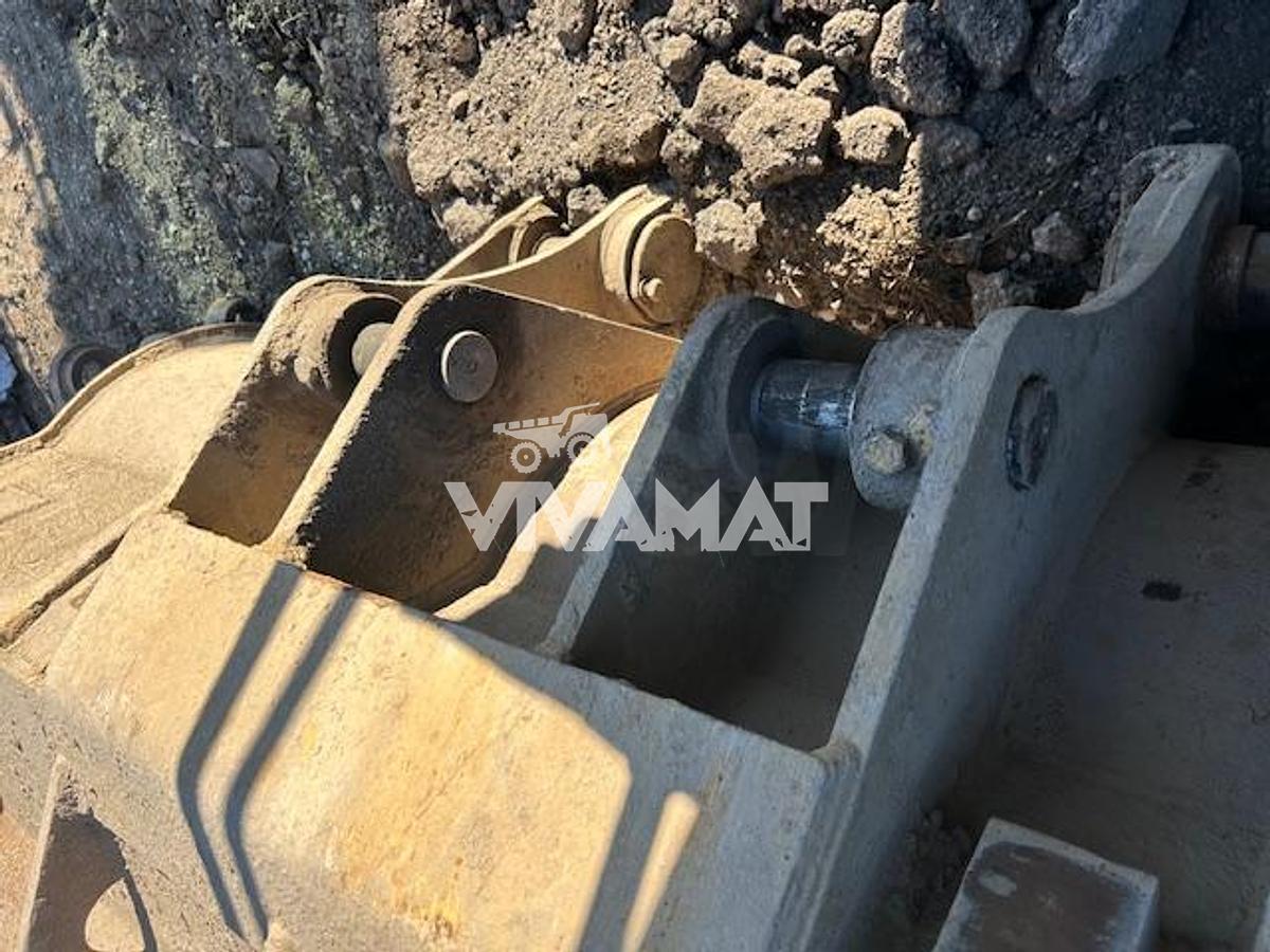 Used 2011 CATERPILLAR 973D -