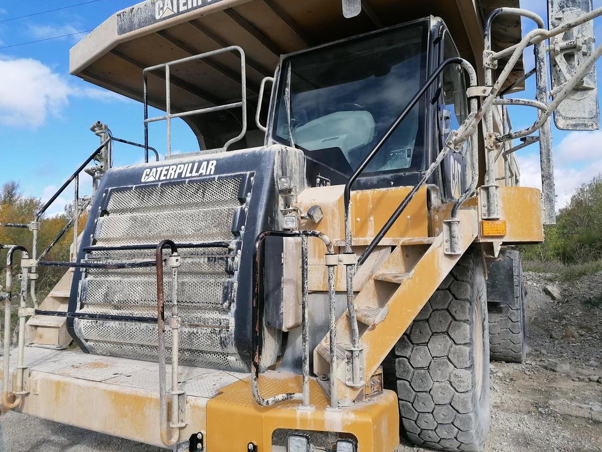 Used 2009 Caterpillar 775F