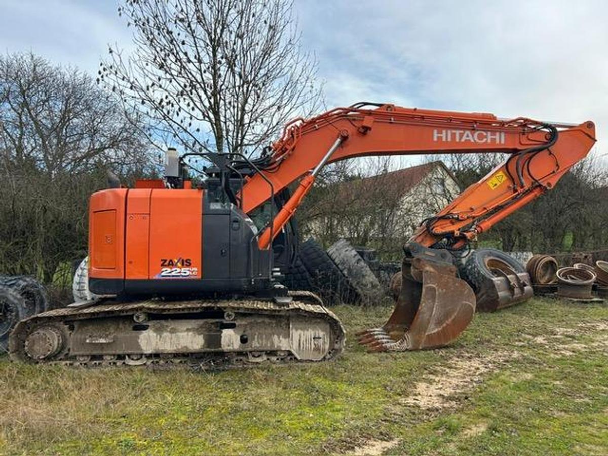 Used 2018 Hitachi ZX225USLC-6