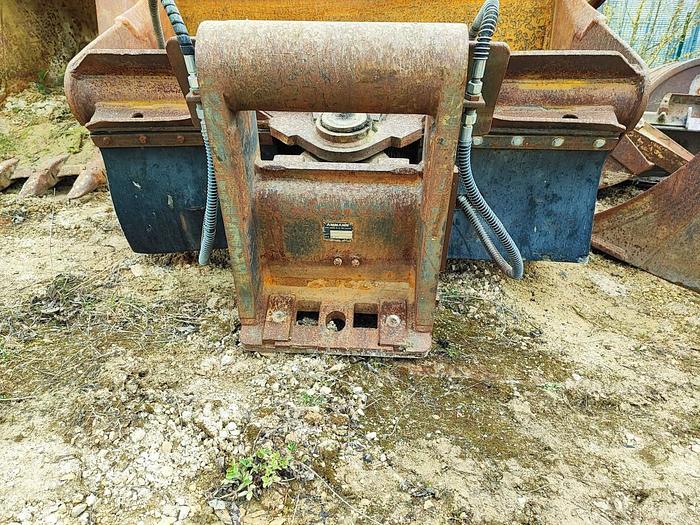 D'occasion Godet orientable AMMANN pour CAT 320B-LN largeur 1600mm