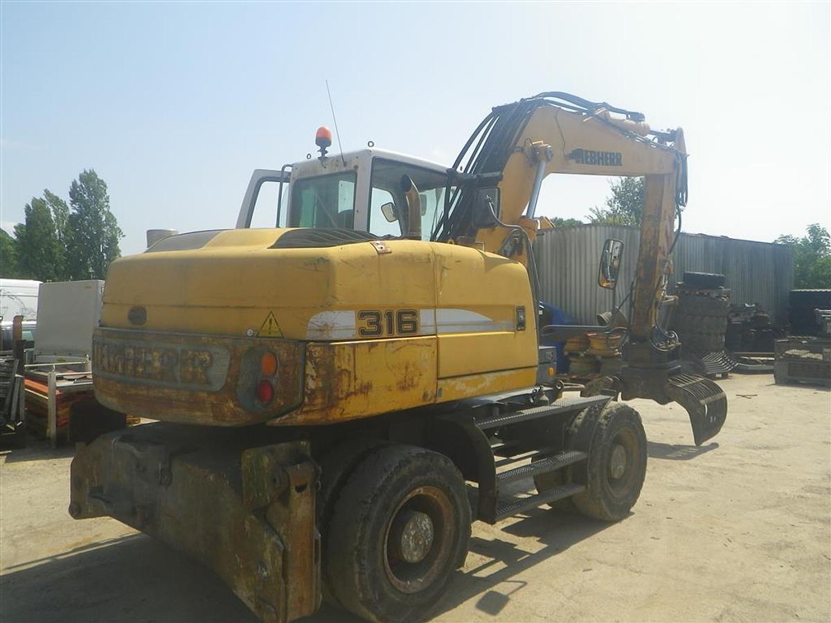 Used Pelle sur pneu Liebherr A316