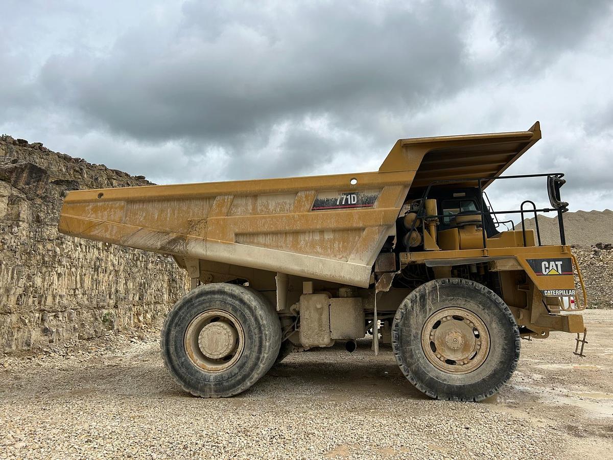 Used Caterpillar 771D