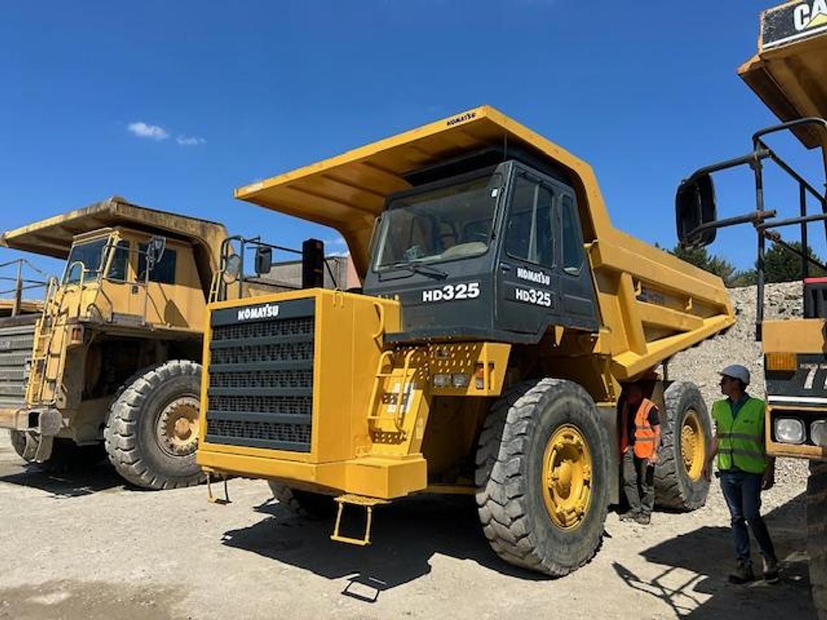 Used 2002 Komatsu HD325-6KE